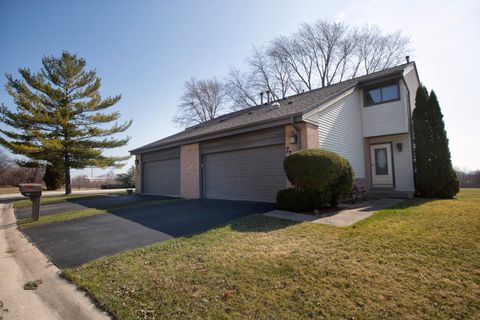 Photo of 7222 S Delaine Dr, Oak Creek, WI 53154 (MLS # 1956106)