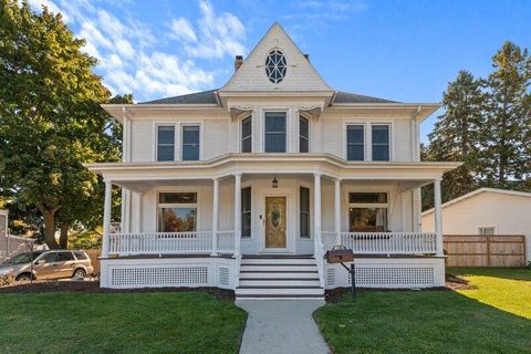 Photo of 339 Pine St, Sheboygan Falls, WI 53085 (MLS # 1940078) Photo of 339 Pine St, Sheboygan Falls, WI 53085 (MLS # 1940078)