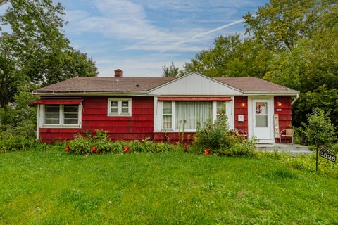 Photo of 5526 W Thurston Ave, Milwaukee, WI 53218 (MLS # 1984430)