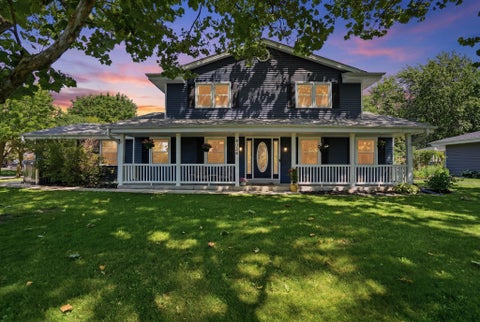 Photo of 8036 S 77th St, Franklin, WI 53132 (MLS # 1970372)