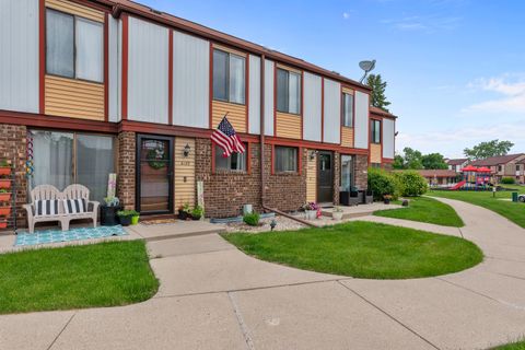 Photo of 4159 W College Ave, Franklin, WI 53221 (MLS # 1921983)