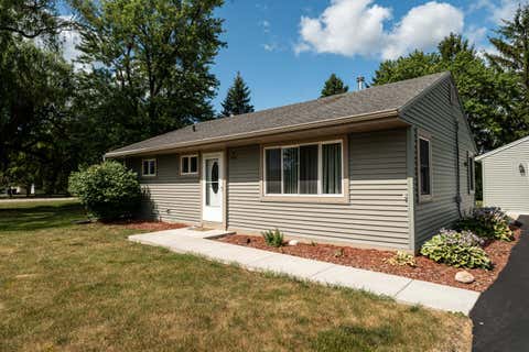 Photo of 7341 S 37th Pl, Franklin, WI 53132 (MLS # 1972703)