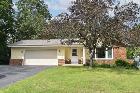 Photo of W193S7137 Hillview Dr, Muskego, WI 53150 (MLS # 1976925)