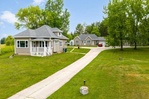 Photo of 2930 State Road 33 -, Saukville, WI 53080 (MLS # 1967810)