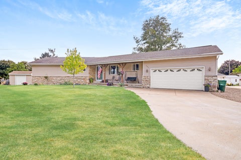Photo of 982 W Acorn Dr, Lomira, WI 53048 (MLS # 1973464)