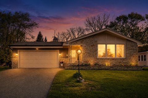Photo of 726 Royal Park Rd, Caledonia, WI 53402 (MLS # 1961455)