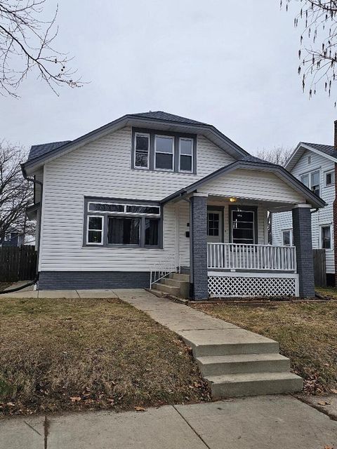 Photo of 1330 Hayes Ave, Racine, WI 53405 (MLS # 1952696)