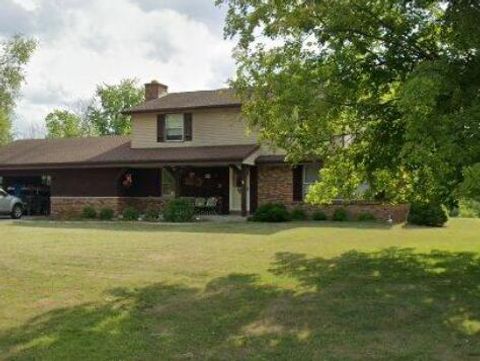 Photo of W164N7833 Tamarack Trl, Menomonee Falls, WI 53051 (MLS # 1933277)