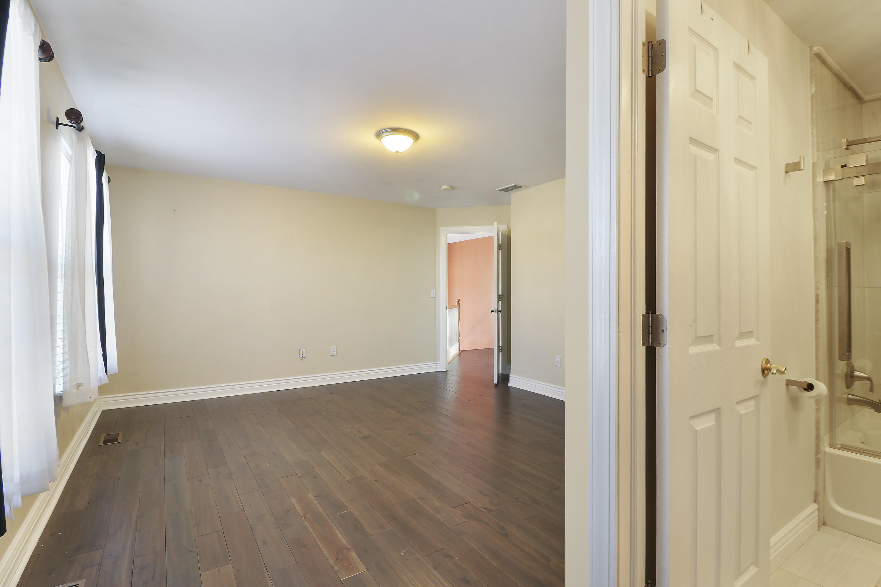 Kenosha, Wisconsin 53142, United States, 6 Bedrooms Bedrooms, ,5 BathroomsBathrooms,Residential,Active,27147