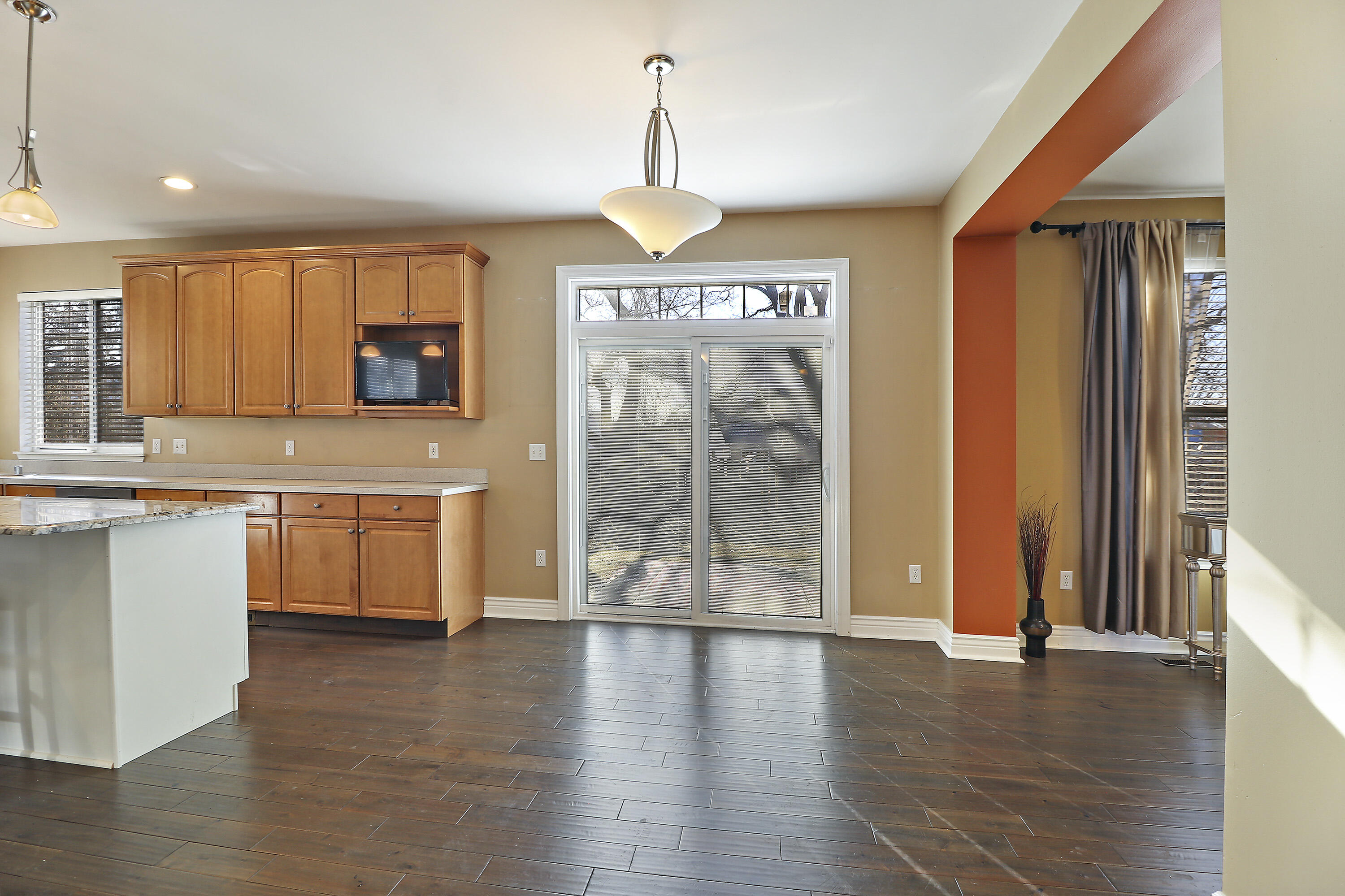 Kenosha, Wisconsin 53142, United States, 6 Bedrooms Bedrooms, ,5 BathroomsBathrooms,Residential,Active,27147