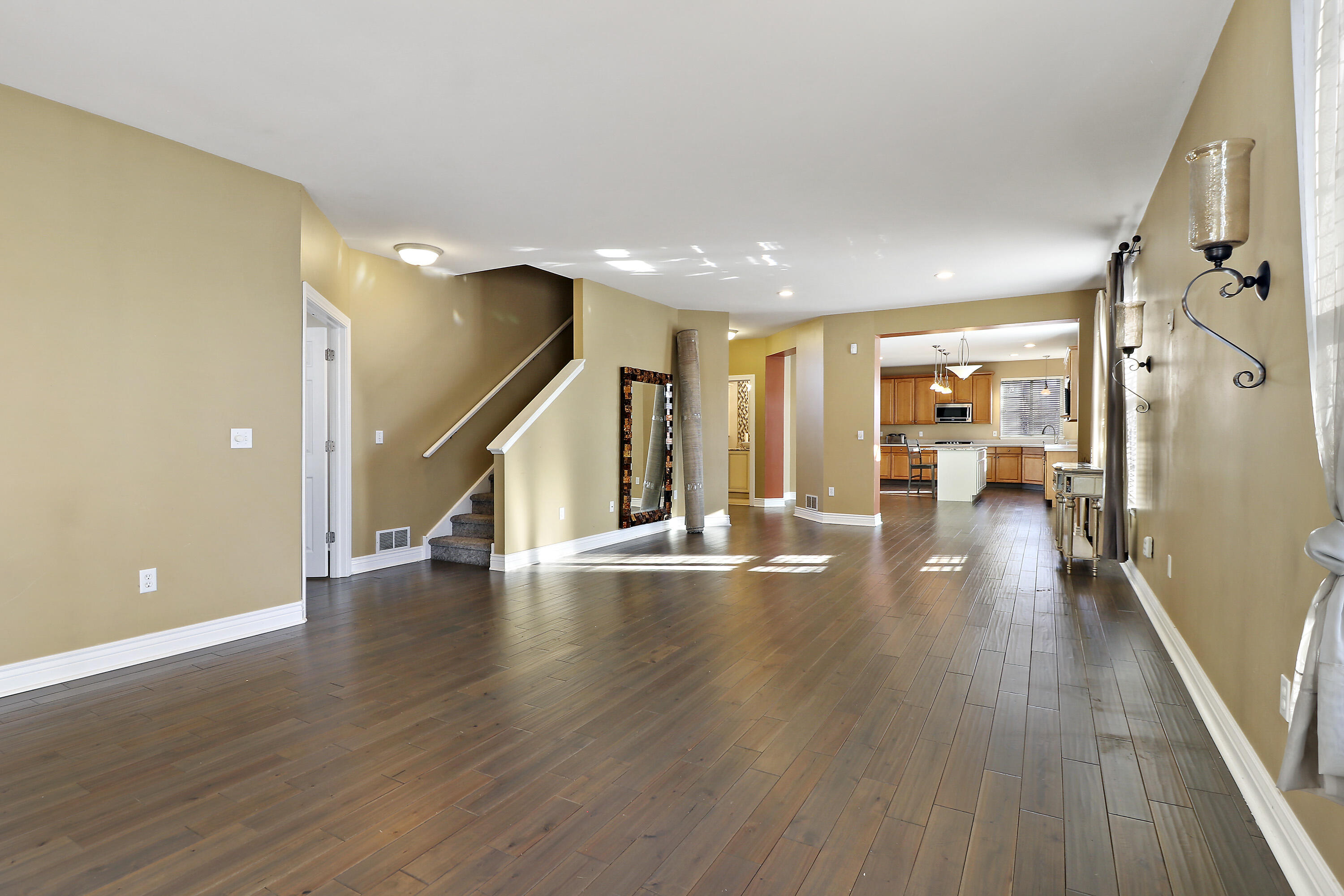 Kenosha, Wisconsin 53142, United States, 6 Bedrooms Bedrooms, ,5 BathroomsBathrooms,Residential,Active,27147