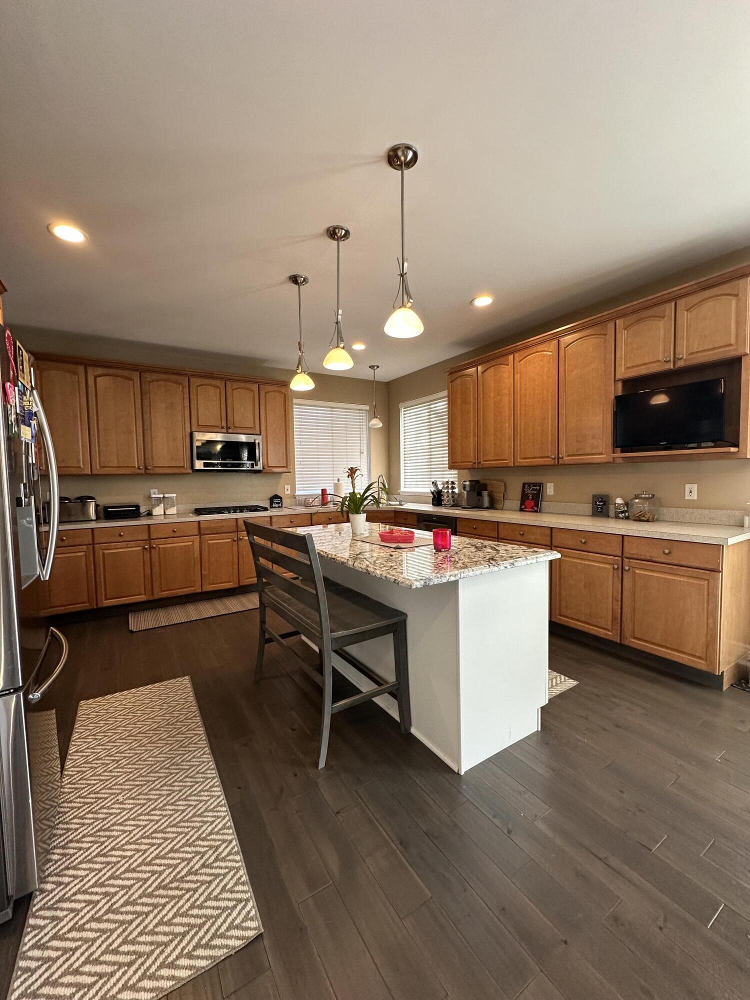 Kenosha, Wisconsin 53142, United States, 6 Bedrooms Bedrooms, ,5 BathroomsBathrooms,Residential,Active,27147