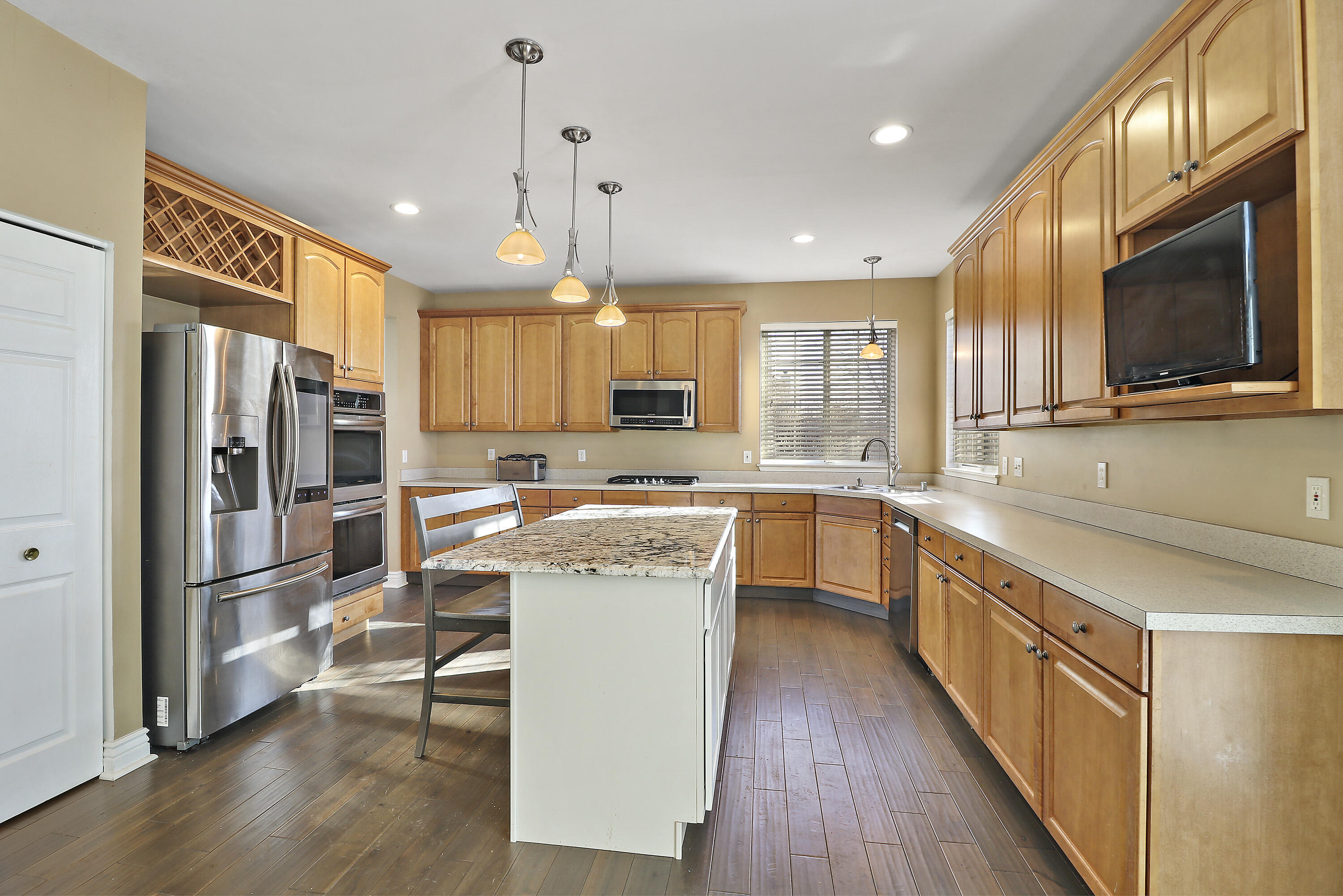 Kenosha, Wisconsin 53142, United States, 6 Bedrooms Bedrooms, ,5 BathroomsBathrooms,Residential,Active,27147