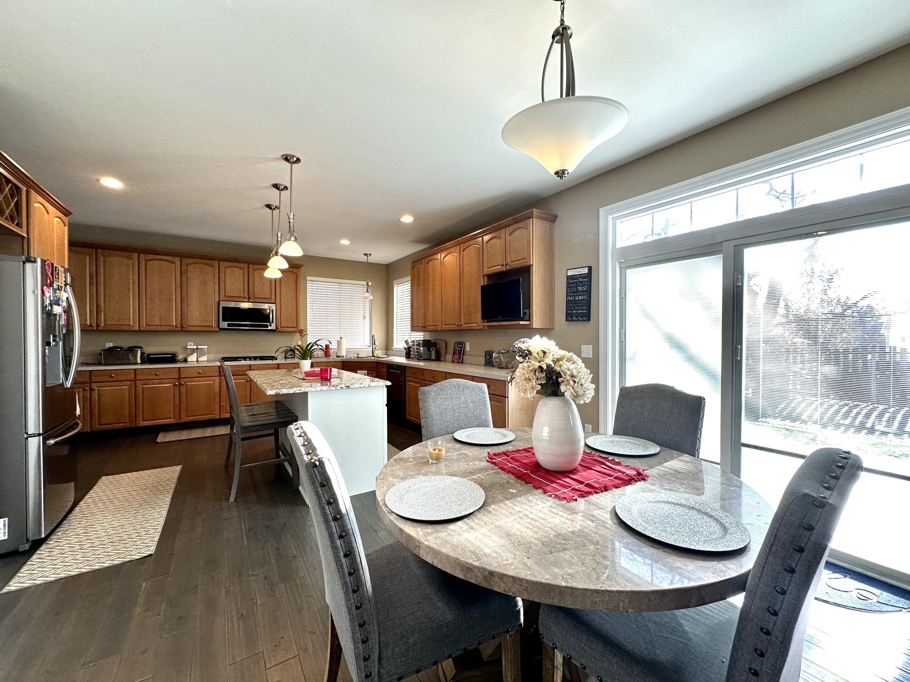 Kenosha, Wisconsin 53142, United States, 6 Bedrooms Bedrooms, ,5 BathroomsBathrooms,Residential,Active,27147