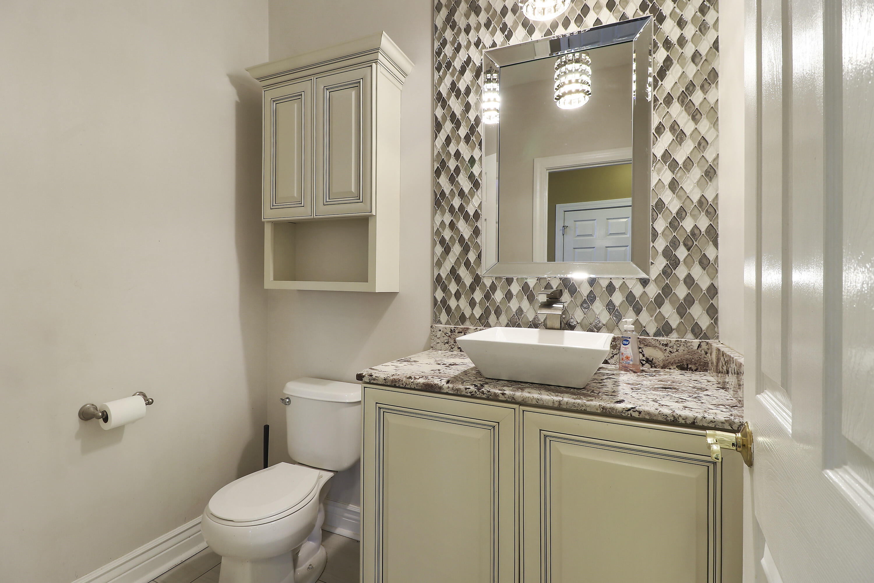 Kenosha, Wisconsin 53142, United States, 6 Bedrooms Bedrooms, ,5 BathroomsBathrooms,Residential,Active,27147