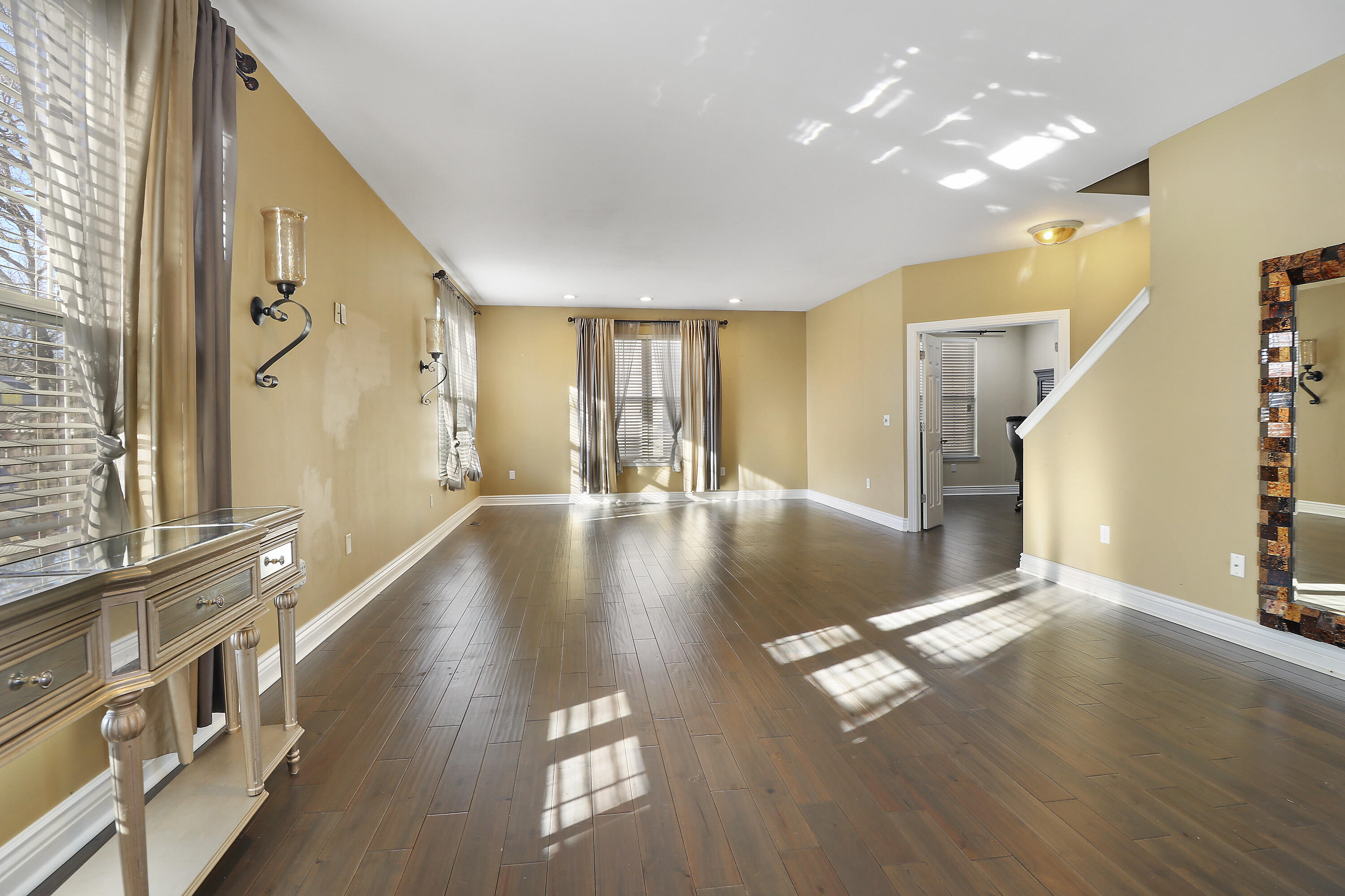 Kenosha, Wisconsin 53142, United States, 6 Bedrooms Bedrooms, ,5 BathroomsBathrooms,Residential,Active,27147