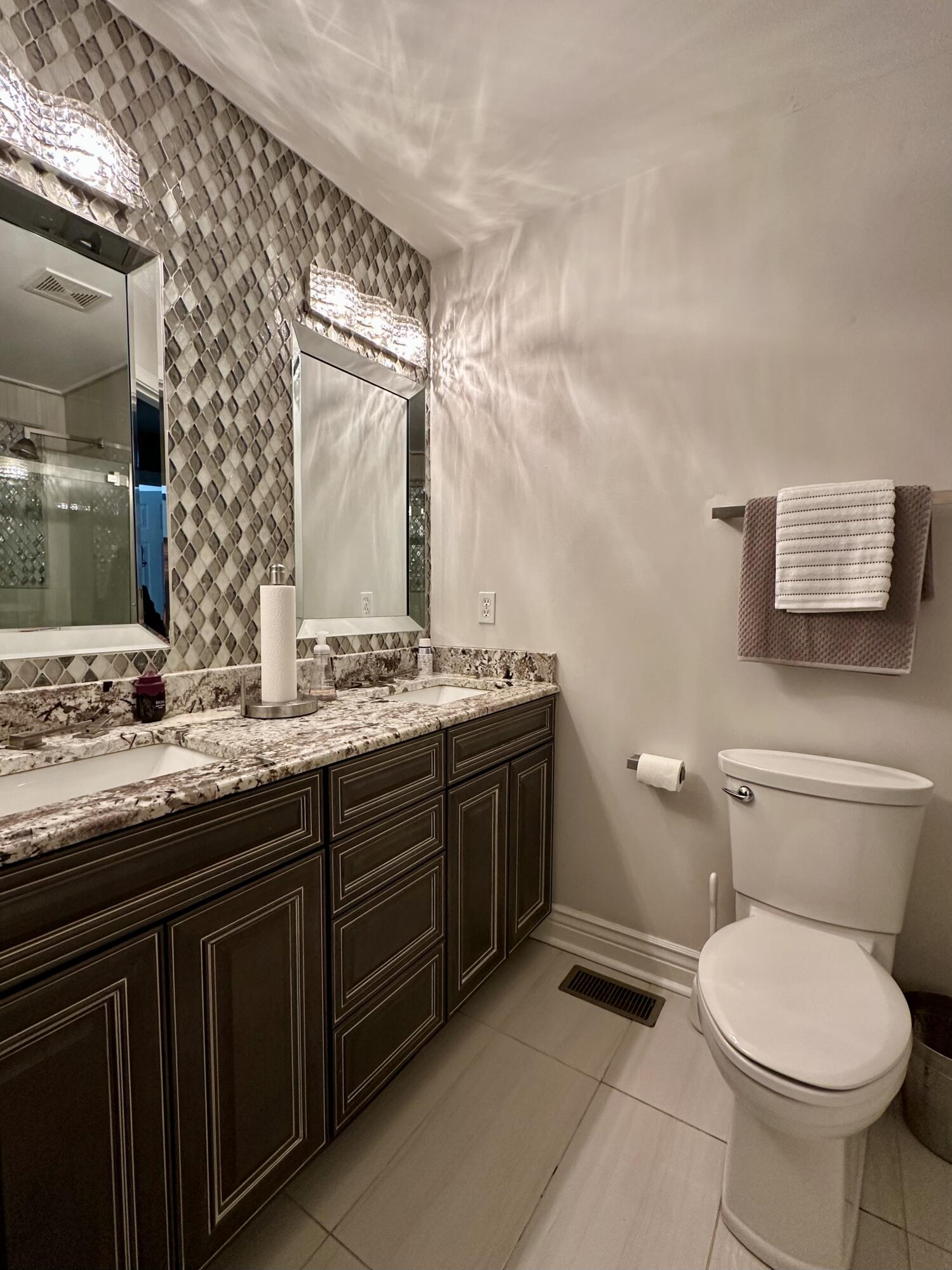 Kenosha, Wisconsin 53142, United States, 6 Bedrooms Bedrooms, ,5 BathroomsBathrooms,Residential,Active,27147