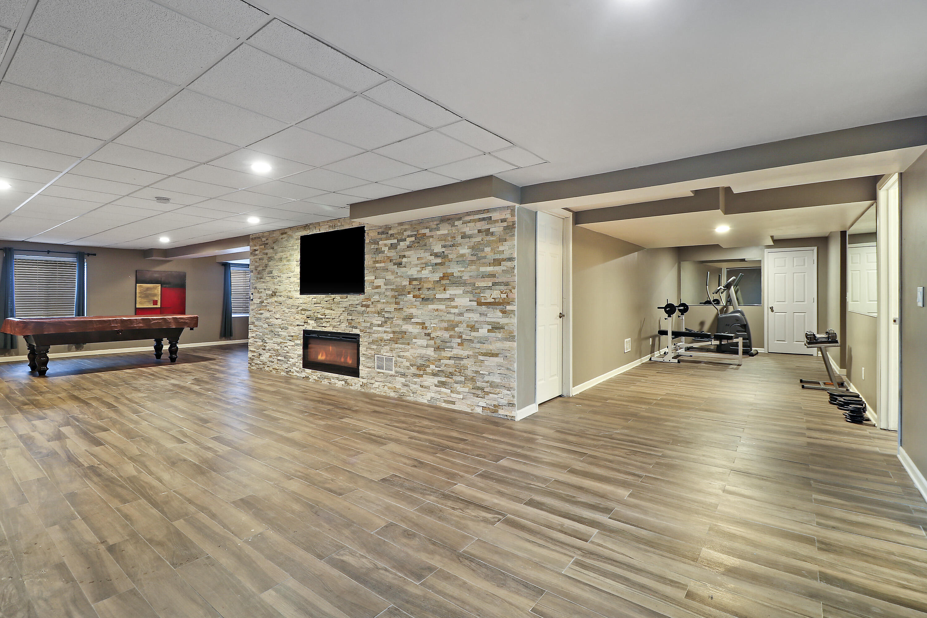 Kenosha, Wisconsin 53142, United States, 6 Bedrooms Bedrooms, ,5 BathroomsBathrooms,Residential,Active,27147