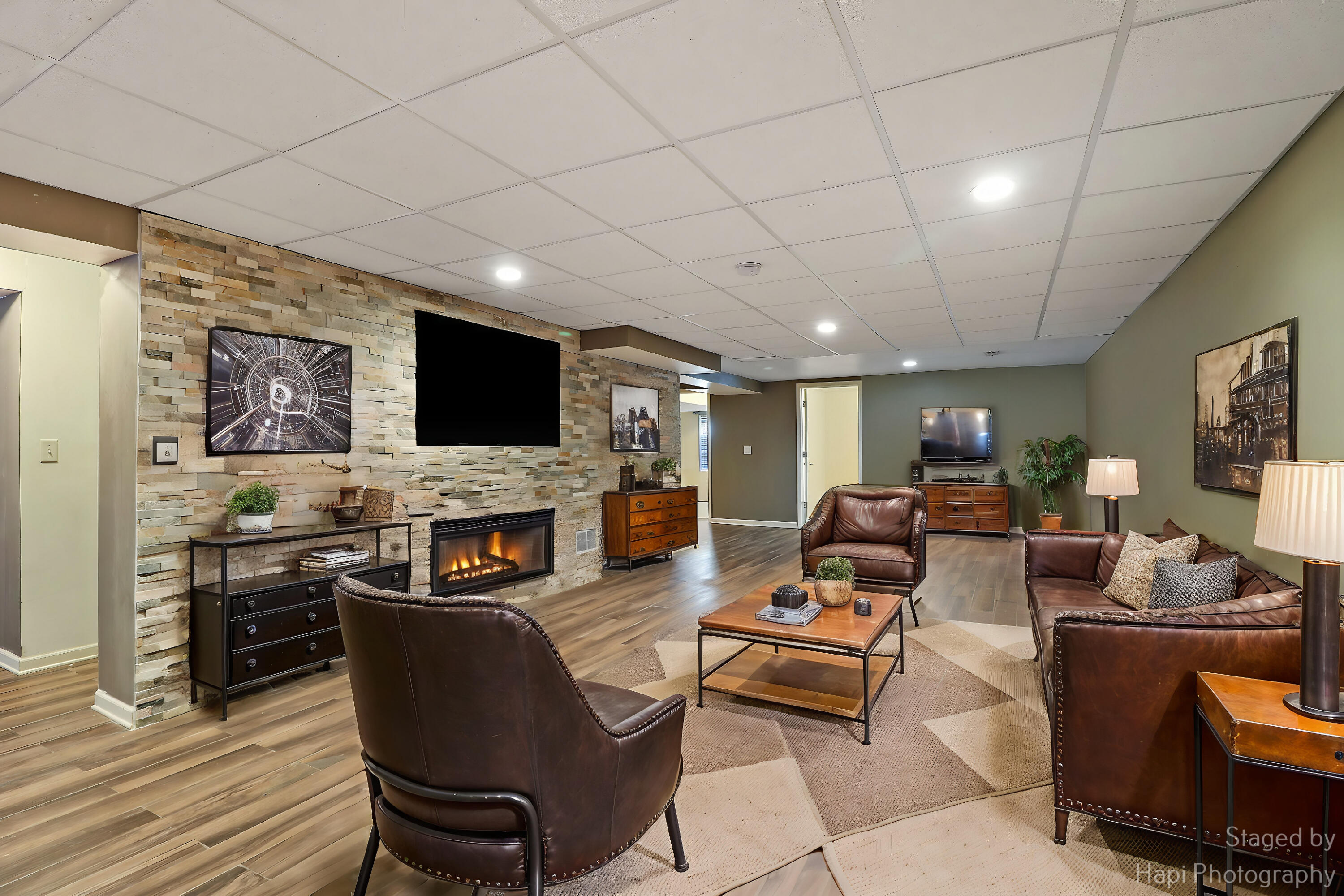 Kenosha, Wisconsin 53142, United States, 6 Bedrooms Bedrooms, ,5 BathroomsBathrooms,Residential,Active,27147