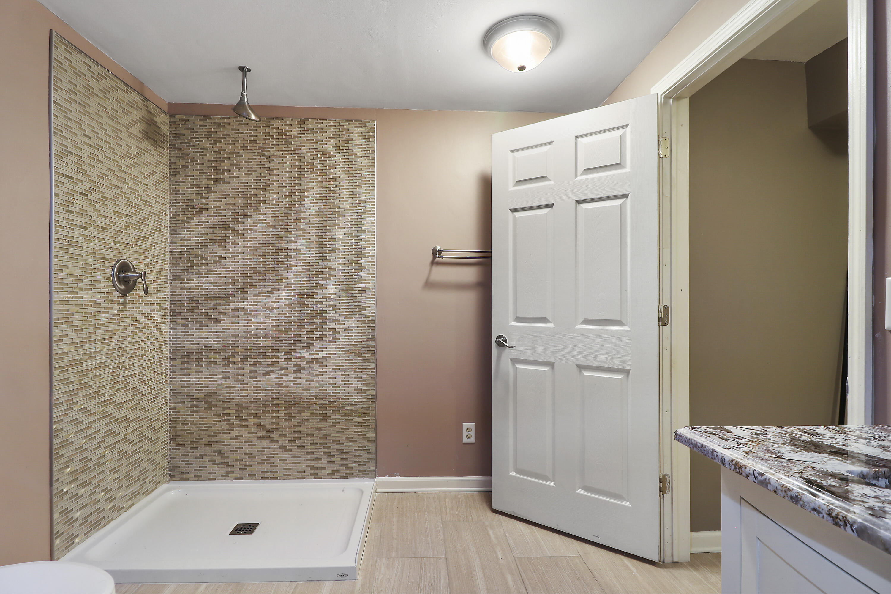 Kenosha, Wisconsin 53142, United States, 6 Bedrooms Bedrooms, ,5 BathroomsBathrooms,Residential,Active,27147