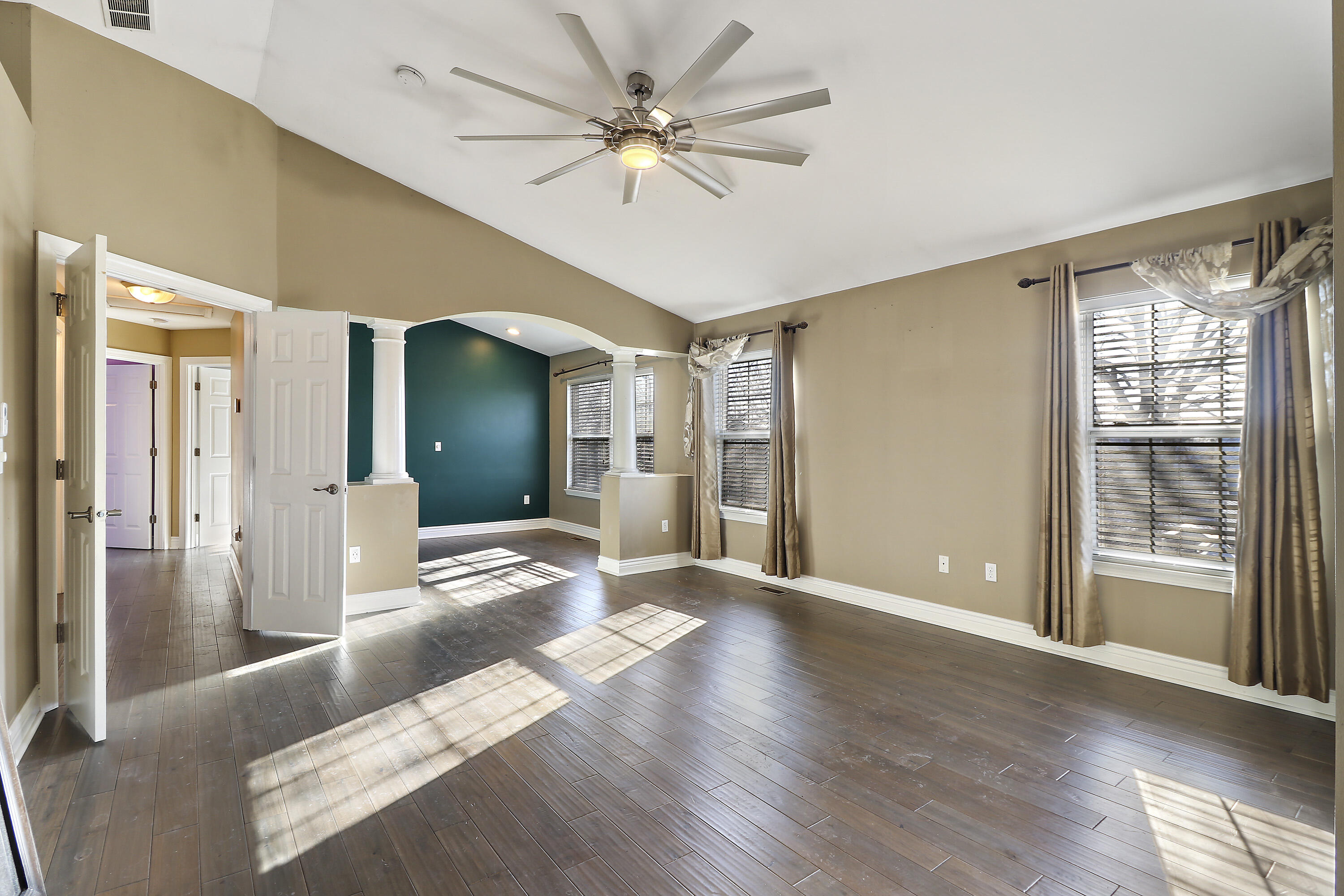 Kenosha, Wisconsin 53142, United States, 6 Bedrooms Bedrooms, ,5 BathroomsBathrooms,Residential,Active,27147