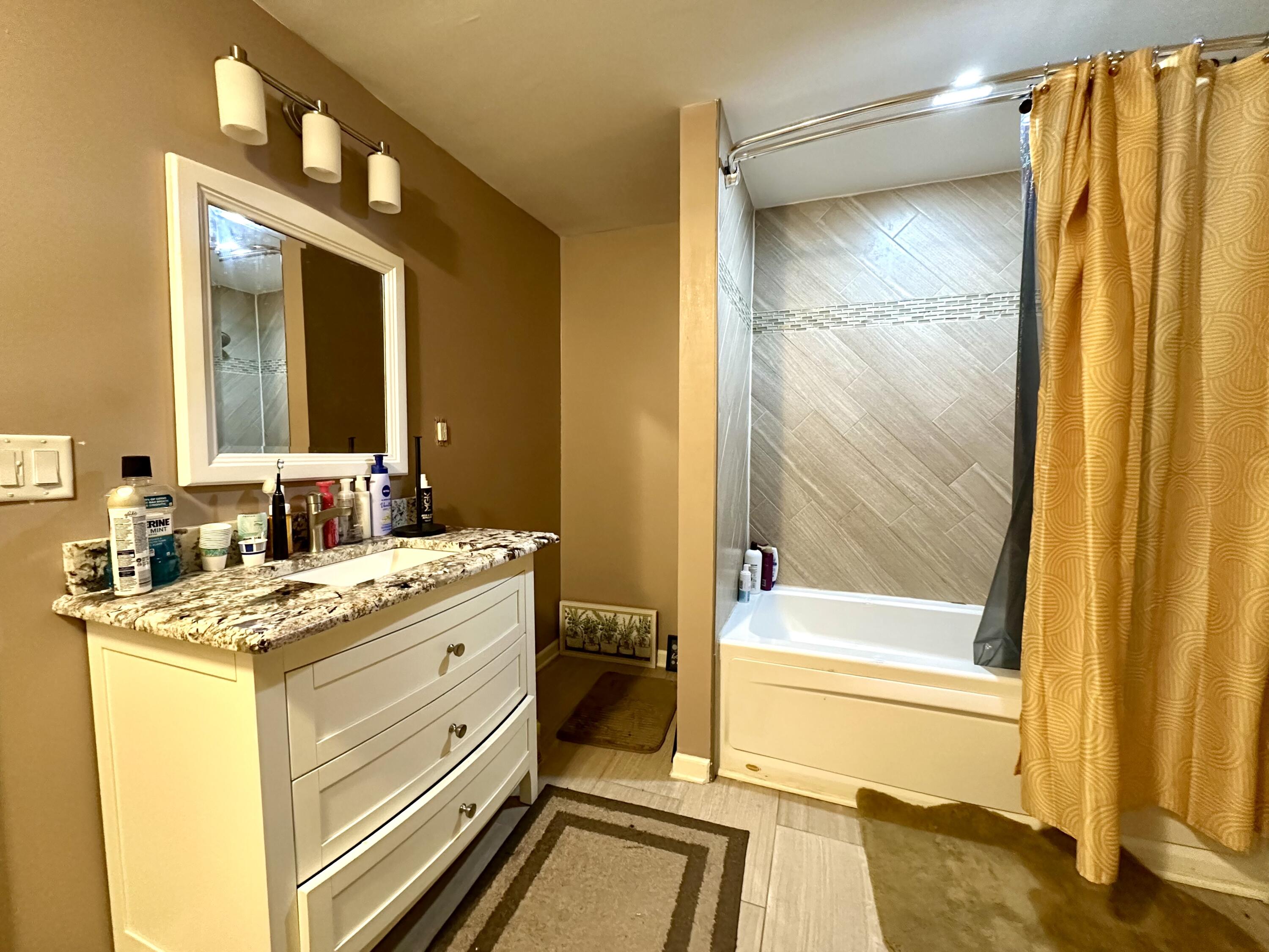 Kenosha, Wisconsin 53142, United States, 6 Bedrooms Bedrooms, ,5 BathroomsBathrooms,Residential,Active,27147