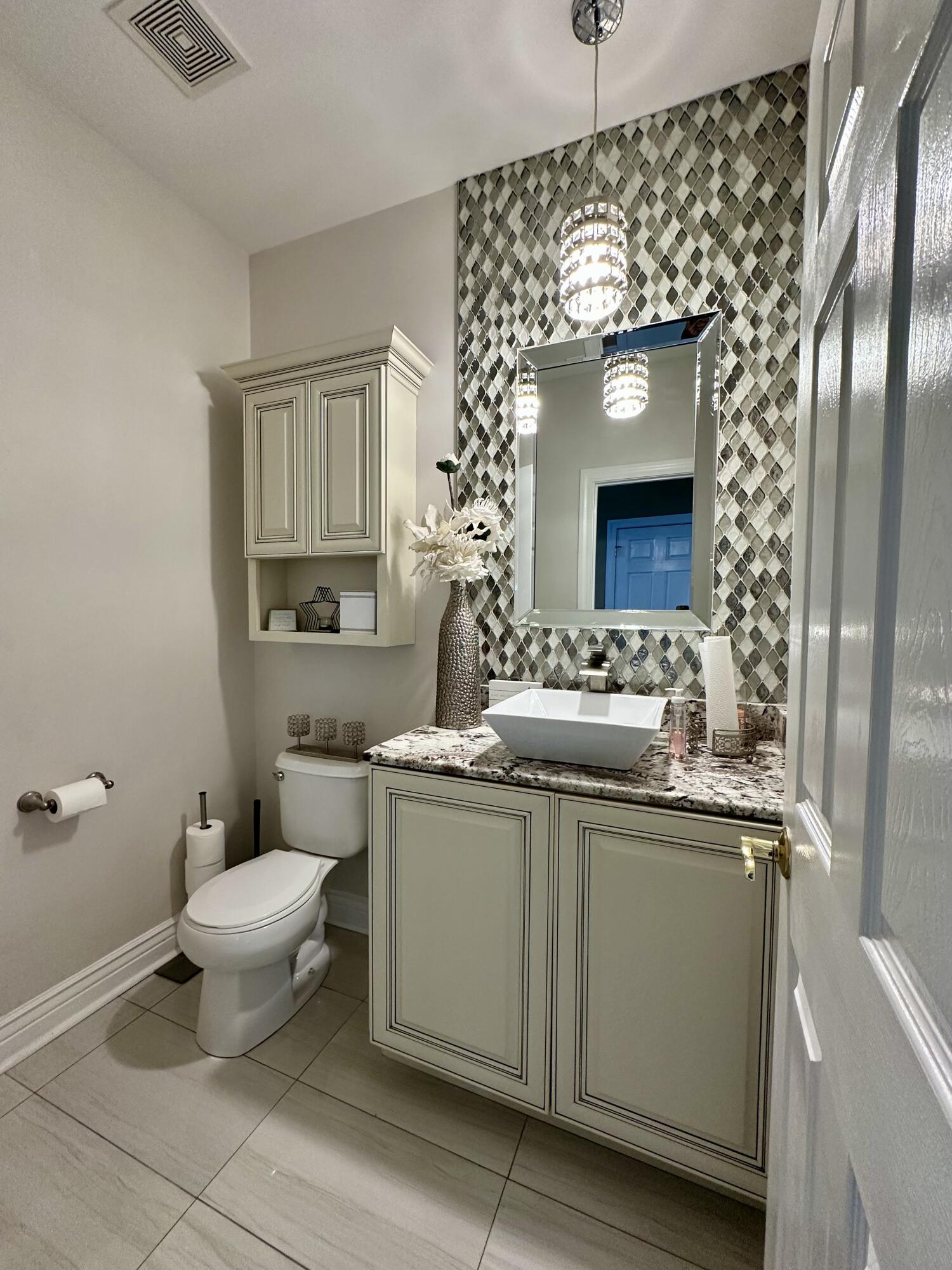 Kenosha, Wisconsin 53142, United States, 6 Bedrooms Bedrooms, ,5 BathroomsBathrooms,Residential,Active,27147