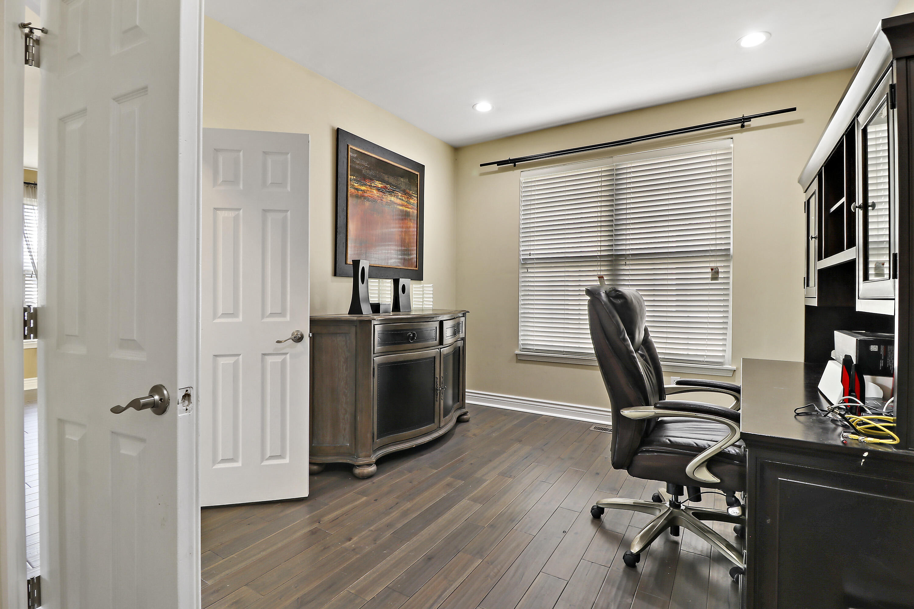 Kenosha, Wisconsin 53142, United States, 6 Bedrooms Bedrooms, ,5 BathroomsBathrooms,Residential,Active,27147