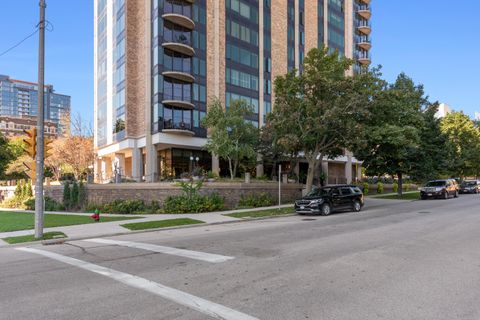 929 N Astor St, Milwaukee, WI 53202 - #: 1911652
