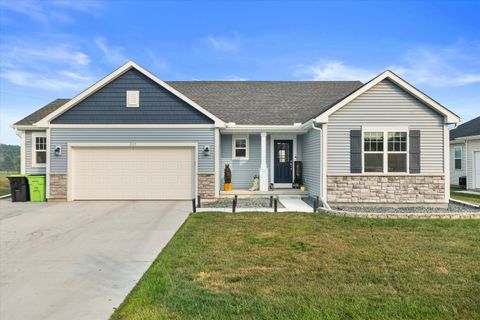 Photo of 205 Mary Belle Ln, Beaver Dam, WI 53916 (MLS # 1972106)