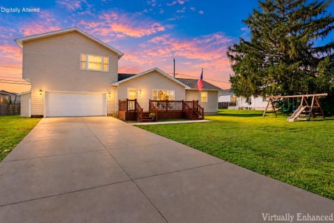 Photo of 6408 246th Ave, Paddock Lake, WI 53168 (MLS # 1984190)