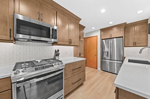Photo of 215 Leanore Ln, Brookfield, WI 53005 (MLS # 1964083)