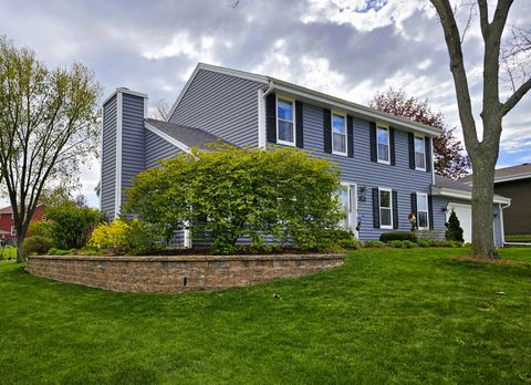 Photo of 1791 Linden St, Grafton, WI 53024 (MLS # 1962363)