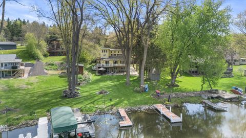 Photo of S108W34703 Jacks Bay Rd, Eagle, WI 53149 (MLS # 1961906)