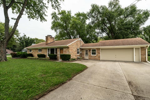 Photo of 3017 W Franklin Ter, Franklin, WI 53132 (MLS # 1973724)