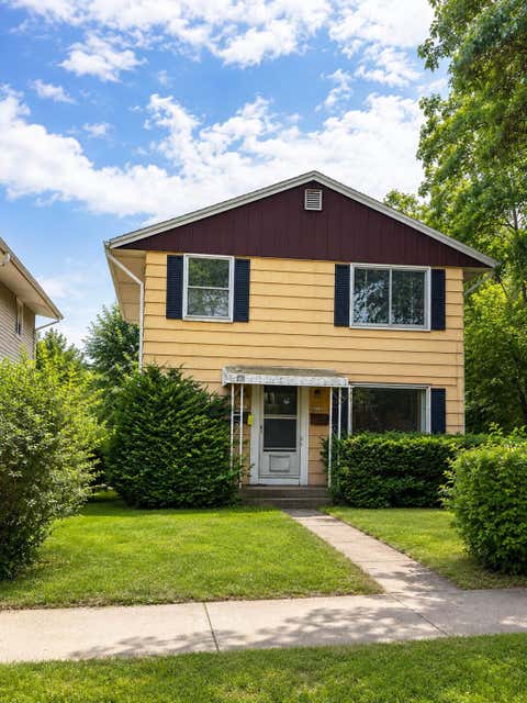 Photo of 6709 W Carmen Ave, Milwaukee, WI 53218 (MLS # 1975830)