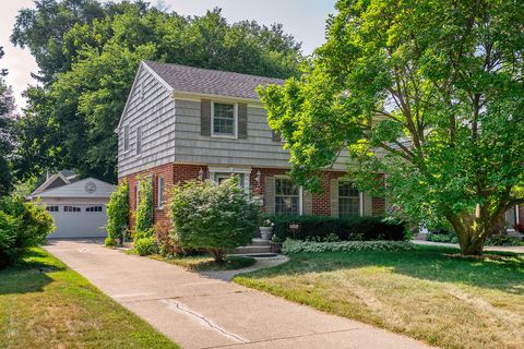Photo of 6041 N Santa Monica Blvd, Whitefish Bay, WI 53217 (MLS # 1972209)