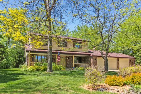 Photo of 4657 S 114th St, Greenfield, WI 53228 (MLS # 1962947)
