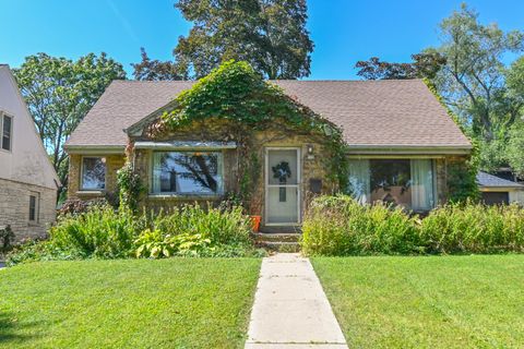Photo of 133 N 85th St, Wauwatosa, WI 53226 (MLS # 1935963)