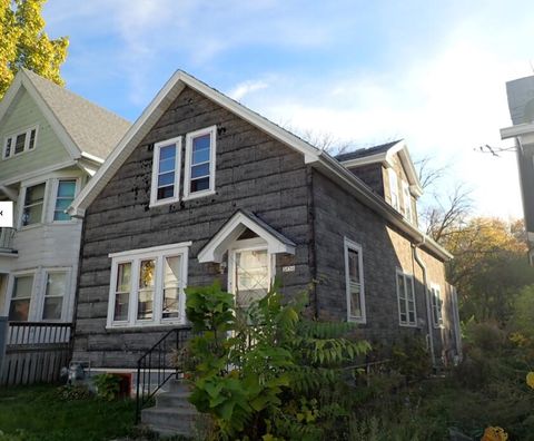 Photo of 3156 N 6th St, Milwaukee, WI 53212 (MLS # 1947296)