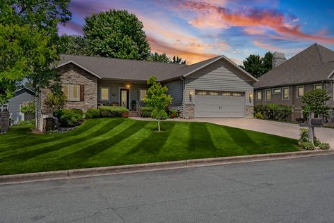 Photo of 911 Steven Pl, Campbell, WI 54603 (MLS # 1965736)