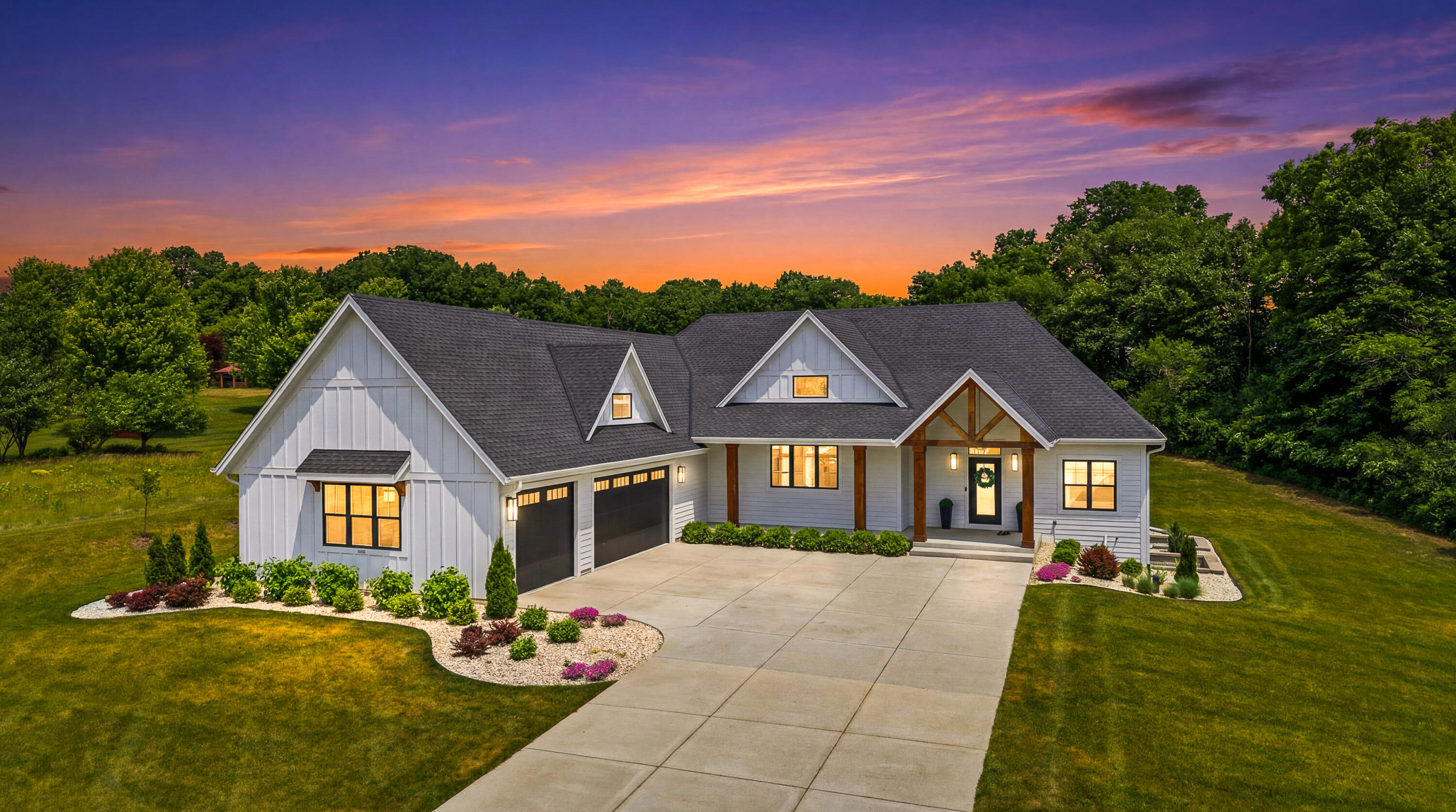 3864 Hickory Hill Pkwy, Richfield, WI 53033 — luxury home for sale in the Greater Milwaukee area, listed at $1,079,900