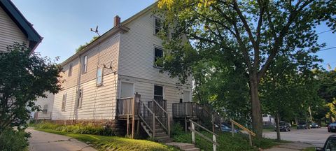 Photo of 3377 N Palmer St, Milwaukee, WI 53212 (MLS # 1934181)