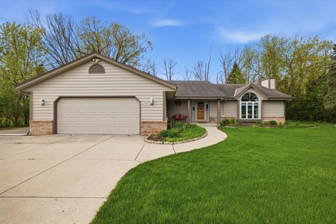Photo of N68W14817 Prudence Dr, Menomonee Falls, WI 53051 (MLS # 1960924)