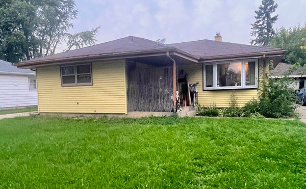 10402 W BIRCH AVE, MILWAUKEE, WI 53225 - Image ccc87abaef2f7ebe705cb2ea14f18528/1306066195