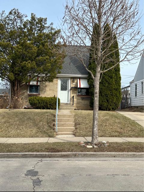 Photo of 2104 S 98th St, West Allis, WI 53227 (MLS # 1941225)