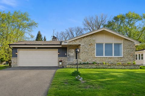 Photo of 726 Royal Park Rd, Caledonia, WI 53402 (MLS # 1963493)