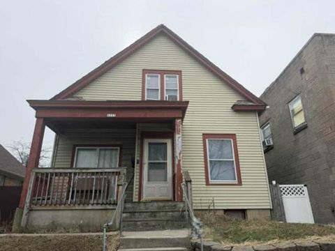 Photo of 6223 W LINCOLN Ave, West Allis, WI 53219 (MLS # 1953467)