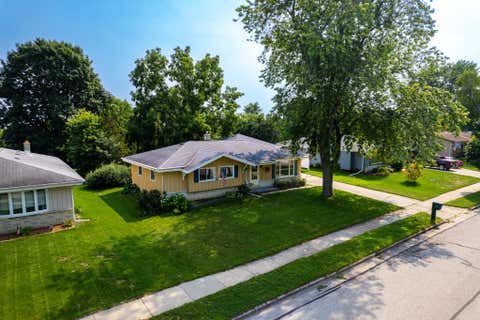 Photo of 211 Maple St, Grafton, WI 53024 (MLS # 1976031)