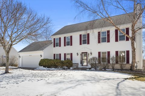 Photo of S96W12833 Walter Hagen Dr, Muskego, WI 53150 (MLS # 1954589)